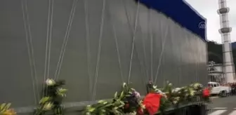 Son dakika haber! Potoçari Anıt Mezarlığı'na ulaşan Srebrenitsa kurbanlarının cenazeleri gözyaşlarıyla karşılandı