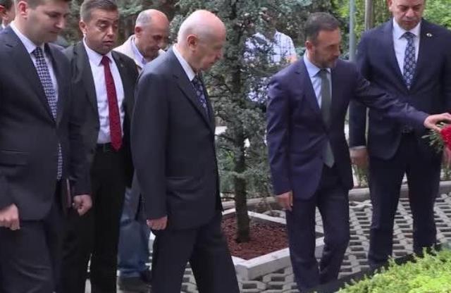 Devlet Bahçeli'yi bayram sabahı kızdıran soru: Tabipler Birliği'nin başındaki Türk ismi sizi rahatsız ediyor mu?