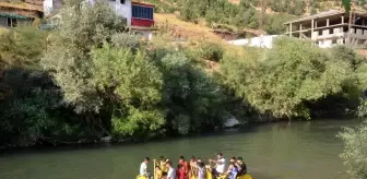 Şırnaklı çocuklar bayramı rafting heyecanıyla geçirdi