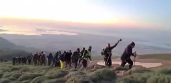 Van Gölü'ndeki kirliliğe dikkat çekmek için Süphan Dağı'na tırmandılar