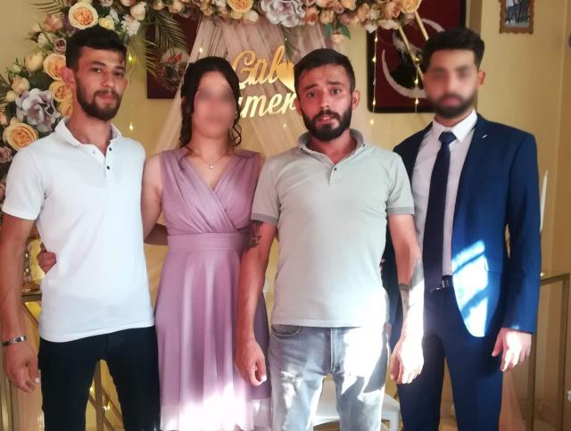 'Halayı yavaş çek' kavgası en mutlu günlerini mahvetti! Hastane önünde de birbirlerine girdiler 'Halayı yavaş çek' kavgası en mutlu günlerini mahvetti! Hastane önünde de birbirlerine girdiler