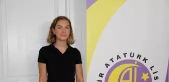 YKS'de AYT eşit ağırlık birincisi Selin: 'Birinciliği beklemiyordum, çok mutluyum'