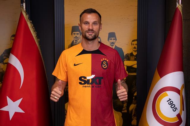 İsviçreli golcü Haris Seferovic resmen Galatasaray'da! İşte yıldız oyuncunun maliyeti İsviçreli golcü Haris Seferovic resmen Galatasaray'da! İşte yıldız oyuncunun maliyeti