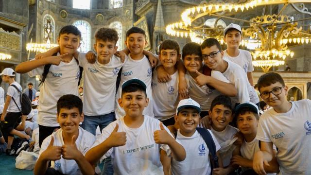 TÜGVA Yaz Okulu gençliği Ayasofya'da