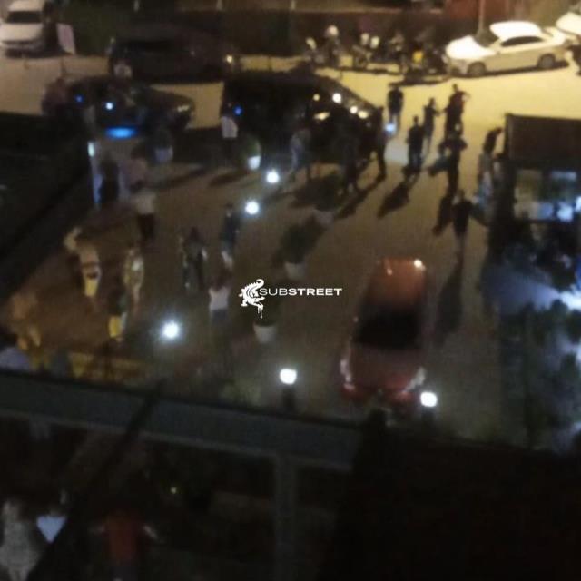 Şarkıları milyonlar dinlenen ünlü rapçi Çakal, kaldığı otelin önünde saldırıya uğradı Şarkıları milyonlar dinlenen ünlü rapçi Çakal, kaldığı otelin önünde saldırıya uğradı