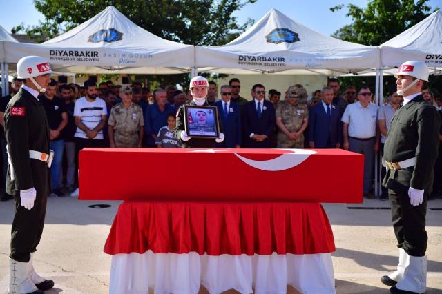 Annesinin kına yakarak askere uğurladığı Piyade Er Yusuf Sofioğlu bugün şehit olmuştu! İşte yürek yakan o anlar