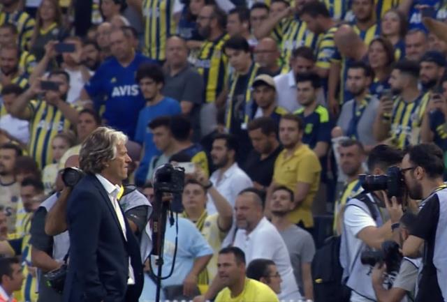 Fenerbahçe maçına damga vuran kare! Tribünleri gören Jorge Jesus neye uğradığını şaşırdı Fenerbahçe maçına damga vuran kare! Tribünleri gören Jorge Jesus neye uğradığını şaşırdı