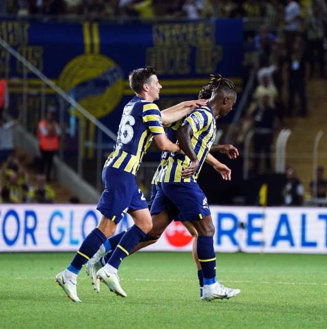 Fenerbahçe, Slovacko'yu farklı yenerek Avrupa Ligi'nde tur kapısını araladı Fenerbahçe, Slovacko'yu farklı yenerek Avrupa Ligi'nde tur kapısını araladı