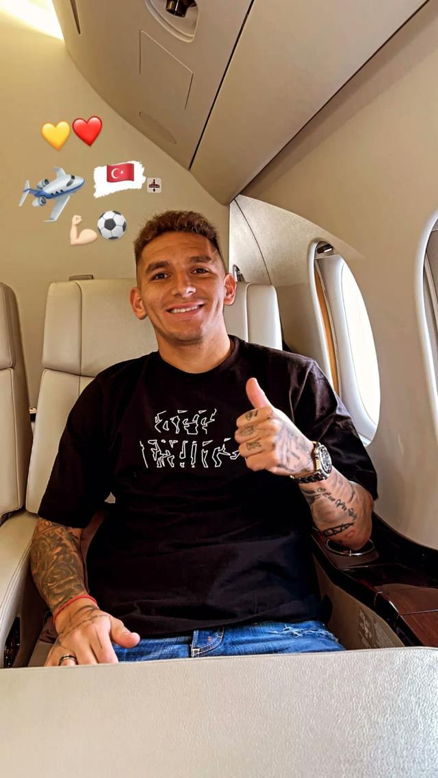 Galatasaray, Lucas Torreira transferi için görüşmelerin başladığını KAP'a bildirdi Galatasaray, Lucas Torreira transferi için görüşmelerin başladığını KAP'a bildirdi