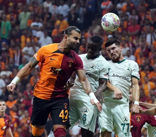 Aslan sezonun ilk yenilgisini taraftarı önünde aldı! Galatasaray, Giresunspor'a 1-0 yenildi Aslan sezonun ilk yenilgisini taraftarı önünde aldı! Galatasaray, Giresunspor'a 1-0 yenildi