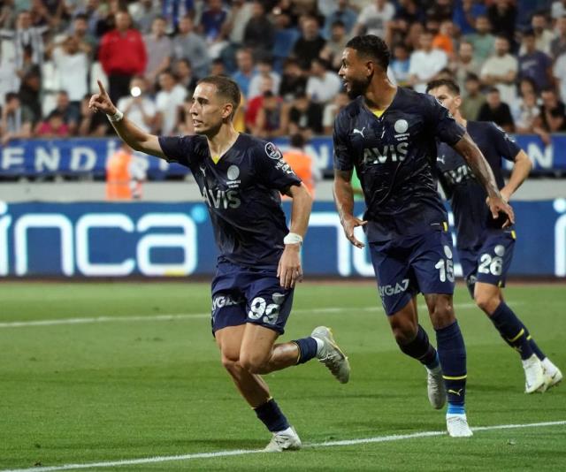 Arda Güler ve Valencia'dan resital! Fenerbahçe, deplasmanda Kasımpaşa'yı 6-0 yendi Arda Güler ve Valencia'dan resital! Fenerbahçe, deplasmanda Kasımpaşa'yı 6-0 yendi