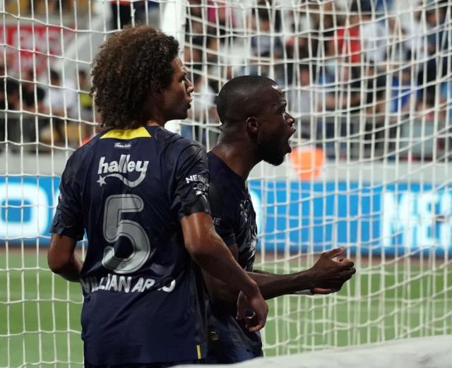 Arda Güler ve Valencia'dan resital! Fenerbahçe, deplasmanda Kasımpaşa'yı 6-0 yendi Arda Güler ve Valencia'dan resital! Fenerbahçe, deplasmanda Kasımpaşa'yı 6-0 yendi