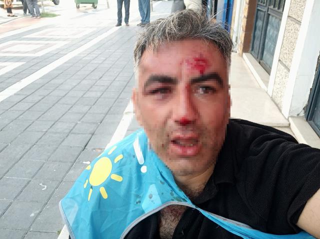 Esenyurt'ta İYİ Parti karavanına saldıran 25 kişi, partilileri öldüresiye dövdü Esenyurt'ta İYİ Parti karavanına saldıran 25 kişi, partilileri öldüresiye dövdü