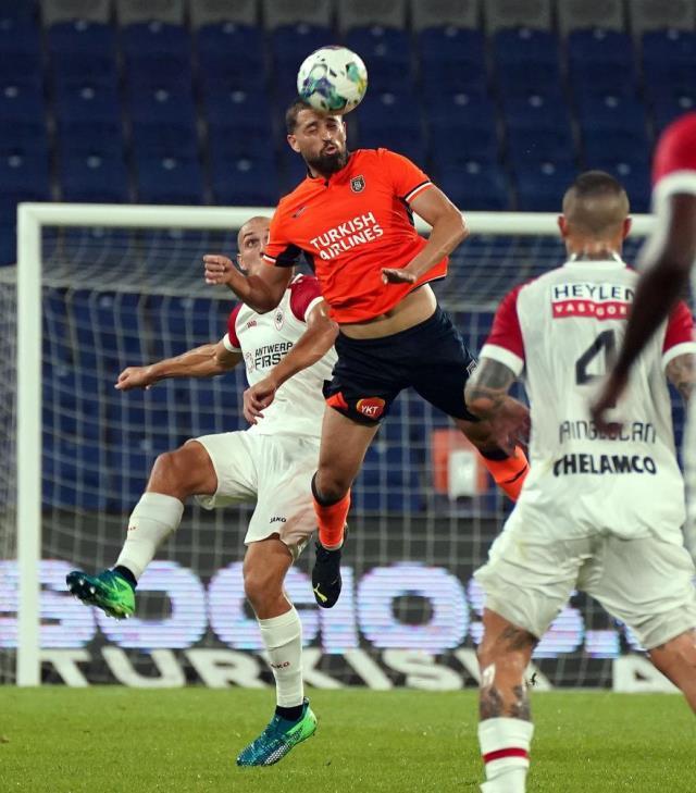 Tur Belçika'ya kaldı! Başakşehir, Konferans Ligi play-off turu ilk maçında Royal Antwerp ile berabere kaldı