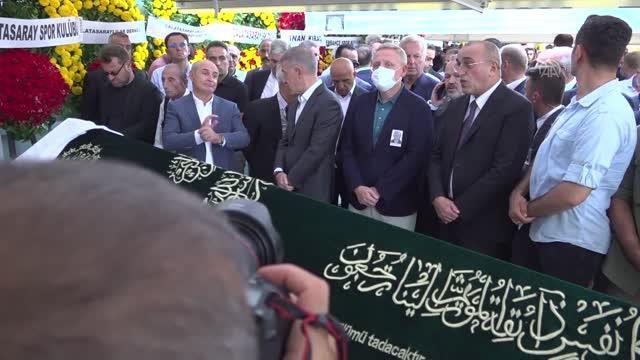 Dursun Özbek'i acı gününde yalnız bırakmadılar! Cenaze törenine siyaset ve spor dünyası çıkarma yaptı