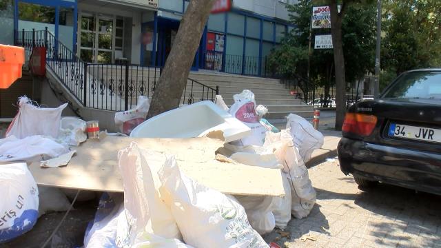 Ev sahibinin hatası tüm binaya patladı! Dükkanlara kilit vuruldu, 14 daire tahliye edildi Ev sahibinin hatası tüm binaya patladı! Dükkanlara kilit vuruldu, 14 daire tahliye edildi