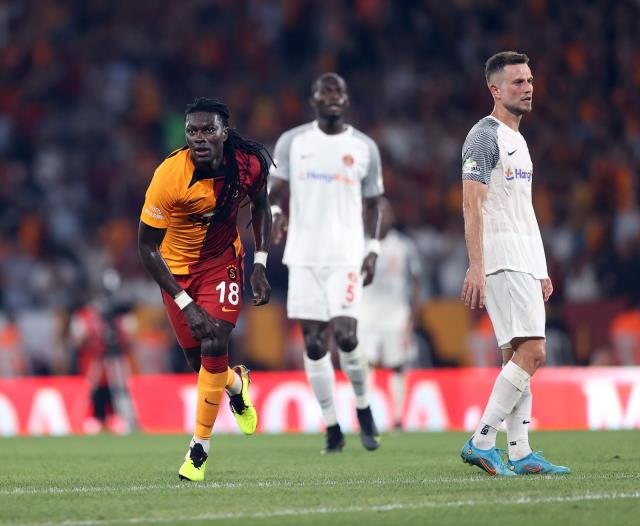Gomis, Aslan'a yine hayat verdi! Galatasaray, Ümraniyespor'u deplasmanda tek golle geçti Gomis, Aslan'a yine hayat verdi! Galatasaray, Ümraniyespor'u deplasmanda tek golle geçti