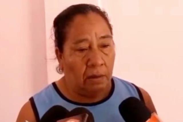 Ders için öğrencilerden prezervatif içinde sperm isteyen kadın öğretmene velilerden tepki yağdı