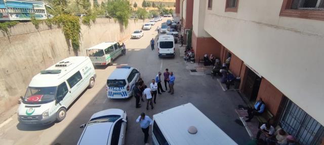 Şırnak'ta 3 çocuğunu ve eşini katleden adamdan ilk ifade: Sesler duydum, beni öldüreceklerini düşündüğüm için sıktım Şırnak'ta 3 çocuğunu ve eşini katleden adamdan ilk ifade: Sesler duydum, beni öldüreceklerini düşündüğüm için sıktım