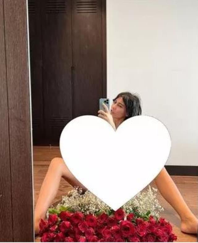 Bahar Candan'ın ayna karşısındaki çırılçıplak bozu olay oldu: Hemen sil bunu