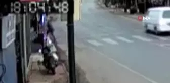 Bursa'da şimşekten kaçan vatandaşların panik anları kameraya böyle yansıdı