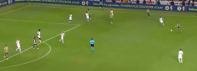 Topu ayağına her aldığında taraftar ayağa kalkıyor! İsmail Yüksek'in Austria Wien maçında yaptıkları gündem oldu Topu ayağına her aldığında taraftar ayağa kalkıyor! İsmail Yüksek'in Austria Wien maçında yaptıkları gündem oldu