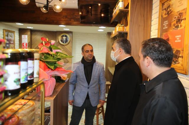 Akşener'e 'Belediye başkanı bizi ziyaret etmiyor' diye sitem etmişti! Sultanbeyli belediyesi o esnafı fotoğraflarla yalanladı