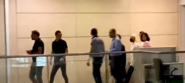 Ünlü isimler, Gülşen'in tutuklanmasına tepki gösterdi: Adalet herkese eşit davranmalı Ünlü isimler, Gülşen'in tutuklanmasına tepki gösterdi: Adalet herkese eşit davranmalı