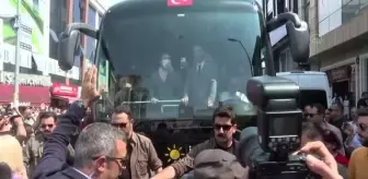 İYİ Parti Genel Başkanı Akşener, esnaf ziyaretlerinde bulundu