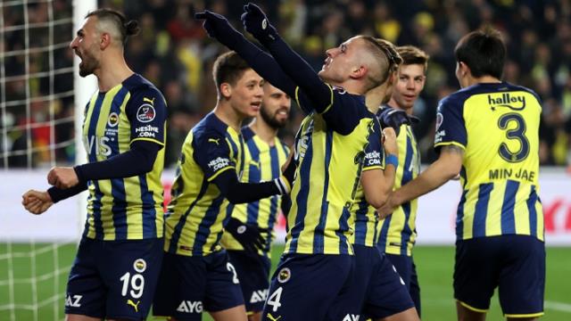 Hull City, Fenerbahçe'den 3. transferi de yapıyor! Dimitris Pelkas, 72 saat içinde resmen açıklanacak Hull City, Fenerbahçe'den 3. transferi de yapıyor! Dimitris Pelkas, 72 saat içinde resmen açıklanacak