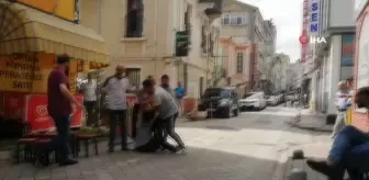Kadınların saç başa kıskançlık kavgası