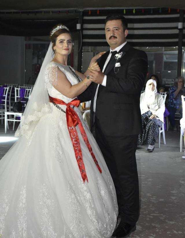 Yeni evlendiği kocası boğazını keserek katletti! Çiçeği burnundaki gelinin düğün fotoğrafları ortaya çıktı