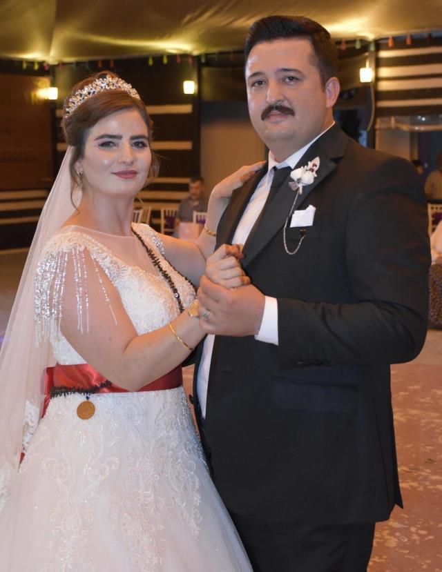 Yeni evlendiği kocası boğazını keserek katletti! Çiçeği burnundaki gelinin düğün fotoğrafları ortaya çıktı