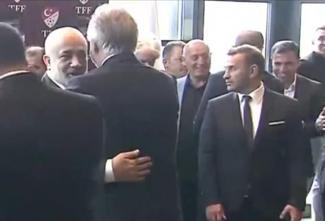 Her şey canlı yayına yansıdı! Jorge Jesus'tan Okan Buruk'a ortalığı ayağa kaldıran hareket