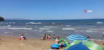 Okulların açılmasına günler kala vatandaşlar denize akın etti