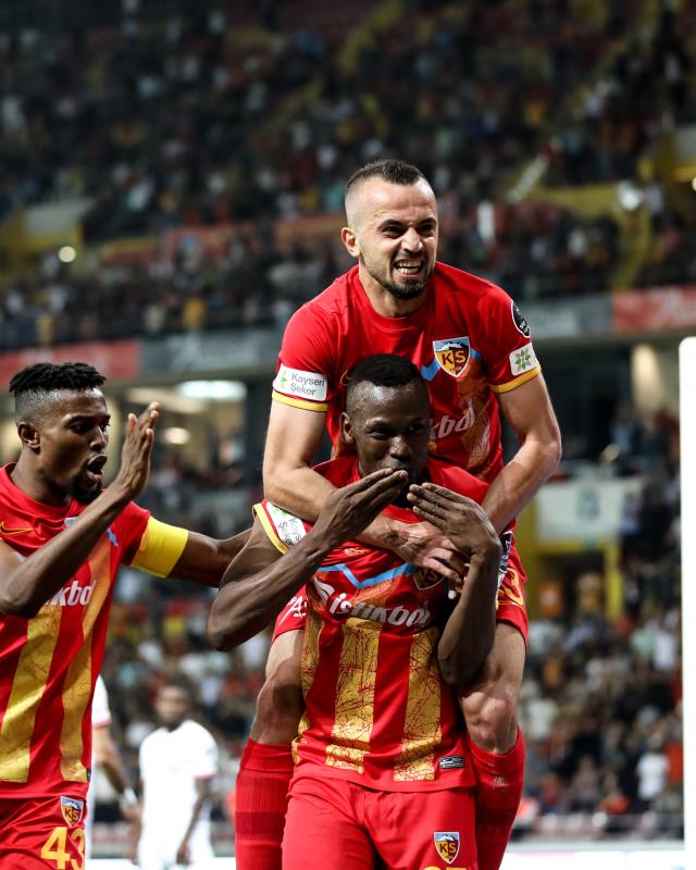 Antalyaspor komada! Nuri Şahin'in öğrencileri Kayserispor'a da kaybetti Antalyaspor komada! Nuri Şahin'in öğrencileri Kayserispor'a da kaybetti