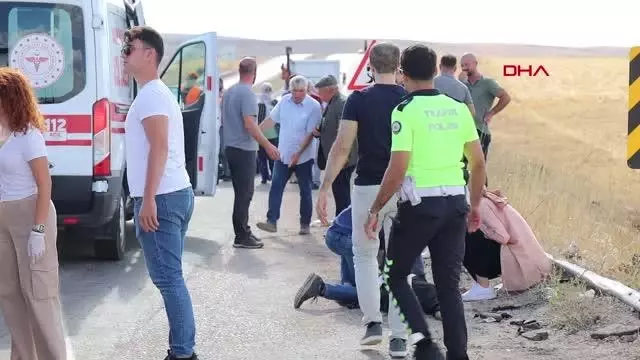 Kayseri'de otomobil ile hafif ticari araç çarpıştı! Feci kazada ölü ve yaralılar var