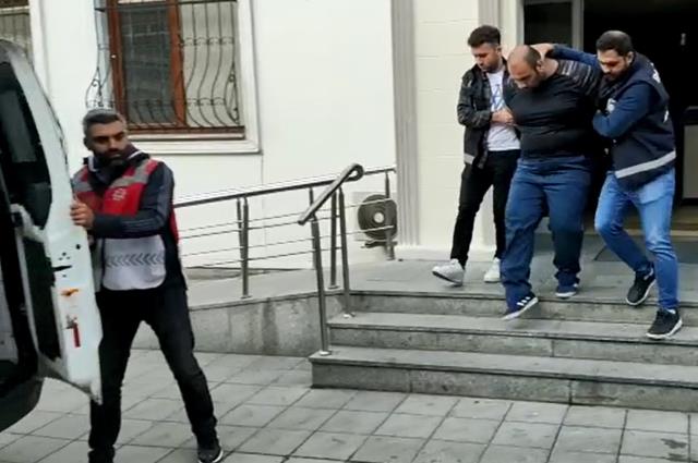 Bağcılar'da annesinin kafasını keserek sokağa atan cani adliyeye sevk edildi