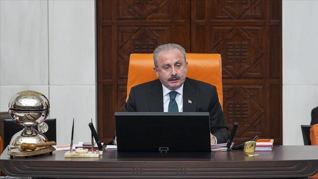 Cumhurbaşkanı Erdoğan'dan TBMM'nin yeni yasama döneminde 'yeni anayasa' sözleri: Darbe dönemlerinin son izini de sileceğiz Cumhurbaşkanı Erdoğan'dan TBMM'nin yeni yasama döneminde 'yeni anayasa' sözleri: Darbe dönemlerinin son izini de sileceğiz
