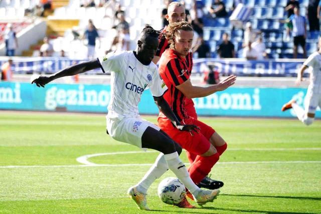 Kasımpaşa, sahasında Gaziantep FK'yi tek golle geçti Kasımpaşa, sahasında Gaziantep FK'yi tek golle geçti