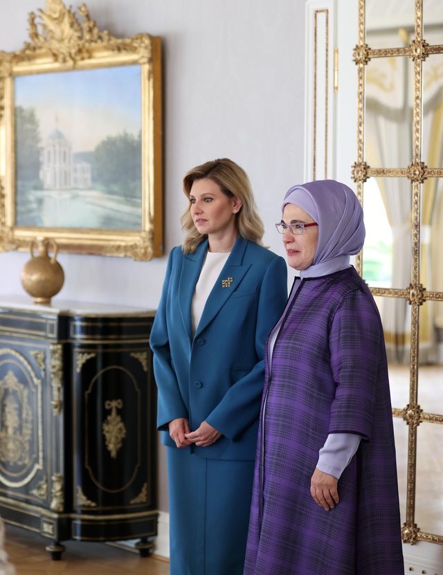 Emine Erdoğan, Ukrayna Devlet Başkanı'nın eşi Zelenska'yı İstanbul'da ağırladı Emine Erdoğan, Ukrayna Devlet Başkanı'nın eşi Zelenska'yı İstanbul'da ağırladı
