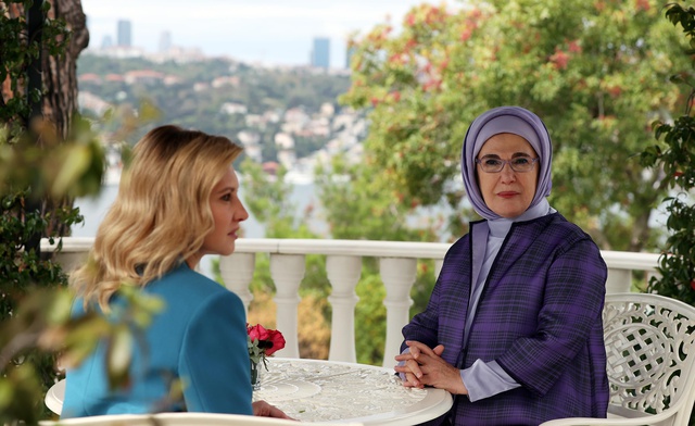 Emine Erdoğan, Ukrayna Devlet Başkanı'nın eşi Zelenska'yı İstanbul'da ağırladı Emine Erdoğan, Ukrayna Devlet Başkanı'nın eşi Zelenska'yı İstanbul'da ağırladı