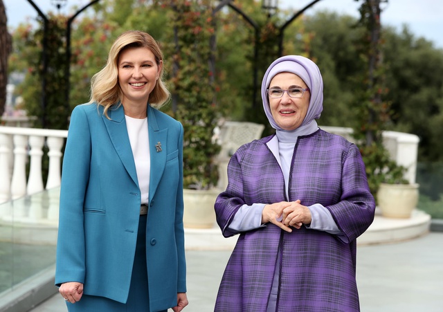 Emine Erdoğan, Ukrayna Devlet Başkanı'nın eşi Zelenska'yı İstanbul'da ağırladı Emine Erdoğan, Ukrayna Devlet Başkanı'nın eşi Zelenska'yı İstanbul'da ağırladı