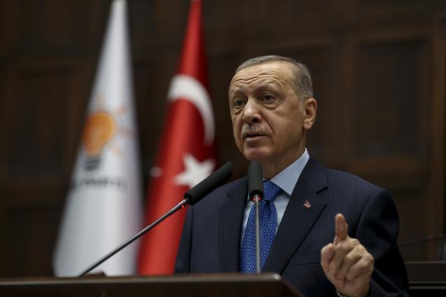 Cumhurbaşkanı Erdoğan: Muhalefetin seçim öncesi söyledikleriyle seçim sonrasında yaptıkları arasındaki uçurumu belediyelerde gördük Cumhurbaşkanı Erdoğan: Muhalefetin seçim öncesi söyledikleriyle seçim sonrasında yaptıkları arasındaki uçurumu belediyelerde gördük