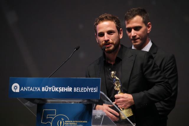 Antalya Altın Portakal Film Festivali'nde ödüller sahiplerini buldu! En iyi film ödülü Karanlık Gece'nin oldu