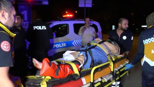 Karşıya geçerken kendisine ambulans çarpan yaşlı kadın: Bu kadar hızlı gelinir mi be evladım Karşıya geçerken kendisine ambulans çarpan yaşlı kadın: Bu kadar hızlı gelinir mi be evladım