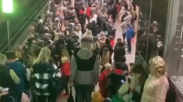 Başkent Kiev ağır bir şekilde bombalandı! İnsanlar başkentte sığınaklara indi Başkent Kiev ağır bir şekilde bombalandı! İnsanlar başkentte sığınaklara indi