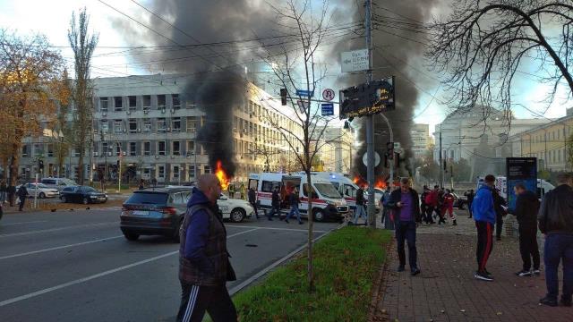 Kiev'i yangın yerine çeviren saldırılar sonrası ABD'den vatandaşlarına uyarı: Derhal Ukrayna'yı terk edin