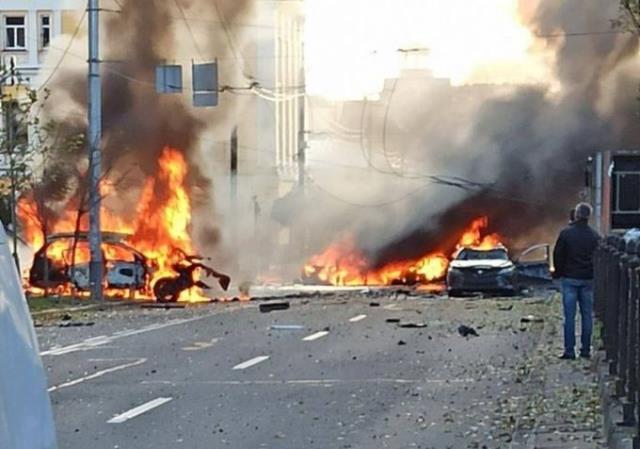 Kiev'i yangın yerine çeviren saldırılar sonrası ABD'den vatandaşlarına uyarı: Derhal Ukrayna'yı terk edin