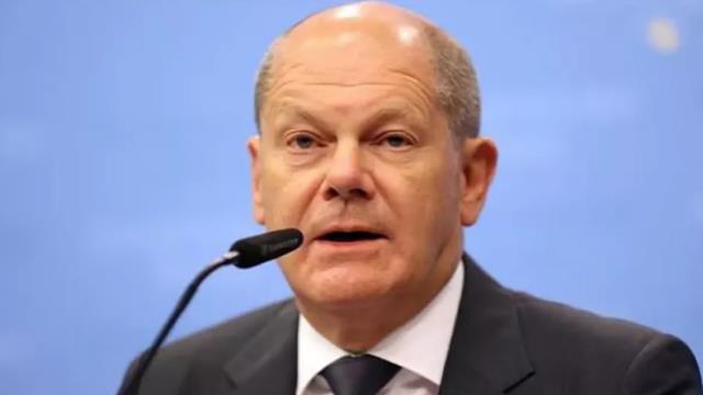 Almanya'nın eski bakanı halk ile resmen dalga geçti: Üşüyorsanız kazak giyin ve üstüne bir kazak daha giyin bu sızlanacak bir durum değil Almanya'nın eski bakanı halk ile resmen dalga geçti: Üşüyorsanız kazak giyin ve üstüne bir kazak daha giyin bu sızlanacak bir durum değil